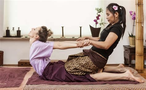 Massage sensuel complet du corps Massage érotique Lochristi